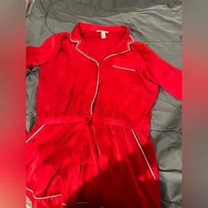 Victoria Secret - sleeper romper Size Large